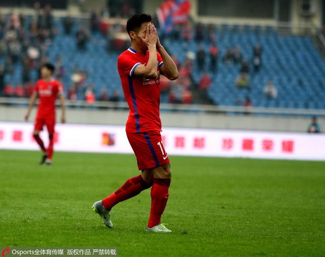 在回答球迷提问时，The Athletic记者奥恩斯坦透露，切尔西不考虑引进门将，俱乐部的重点更可能是前场。